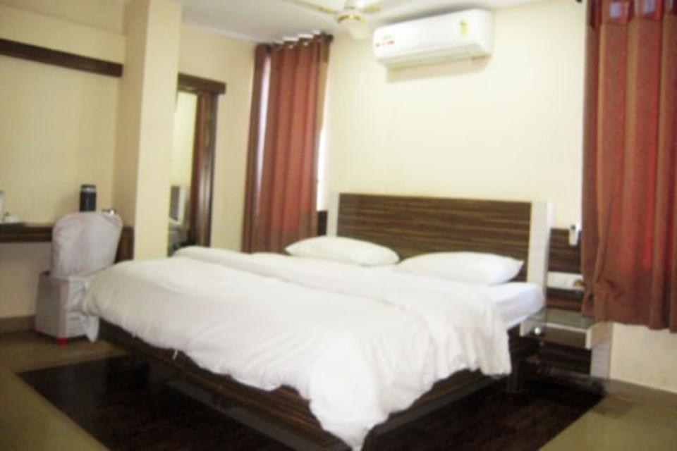 Hotel Swayam Jabalpur Room photo
